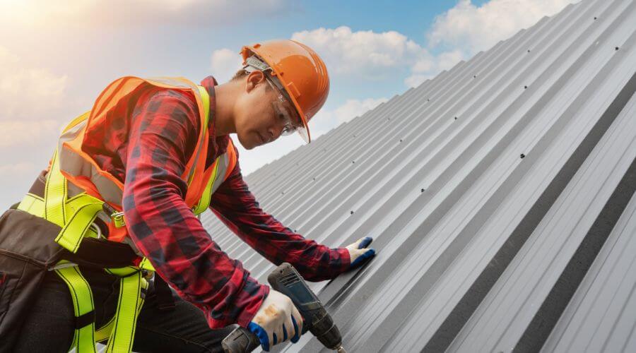 Professional gutter cleaning in Markham, TX